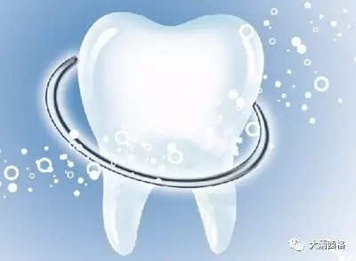 牙齿全部松动还能固定不松动吗,牙齿松动用舌头顶松动