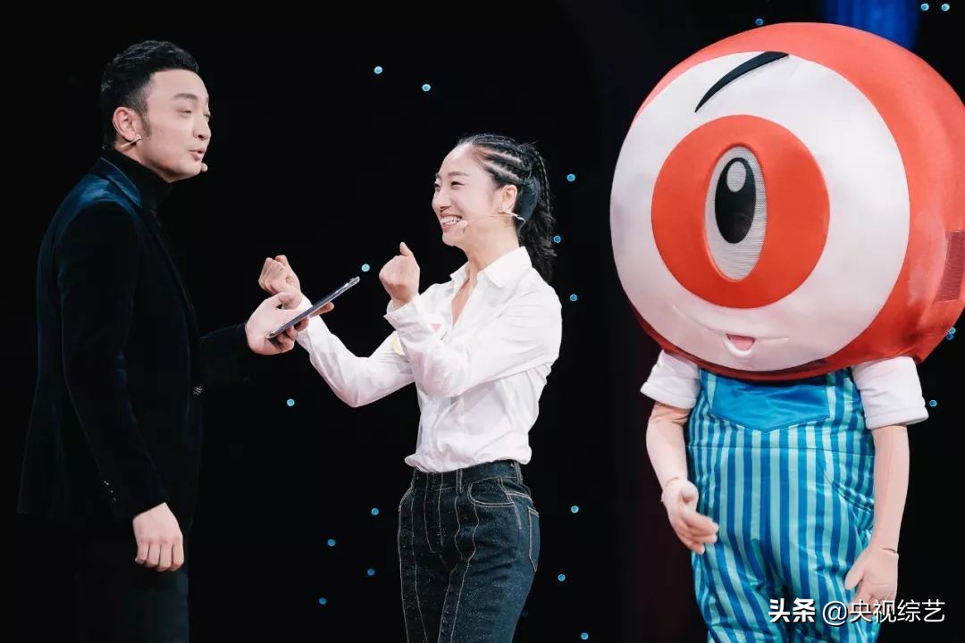 大腿颠球100下,10岁少年创造一小时交替颠球纪录