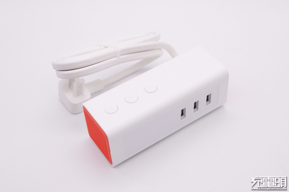 公牛插座新款和老款拆解,带USB接口公牛插排