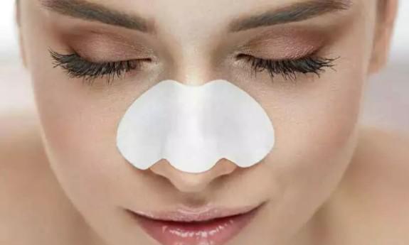 鼻翼上的黑头怎么去除,鼻翼旁边的黑头怎么去除