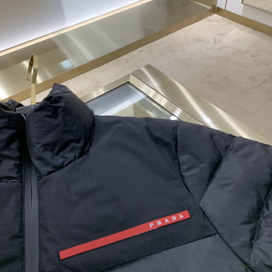 普拉达专卖店奢侈品衣服多少钱,普拉达奢侈品牌衣服