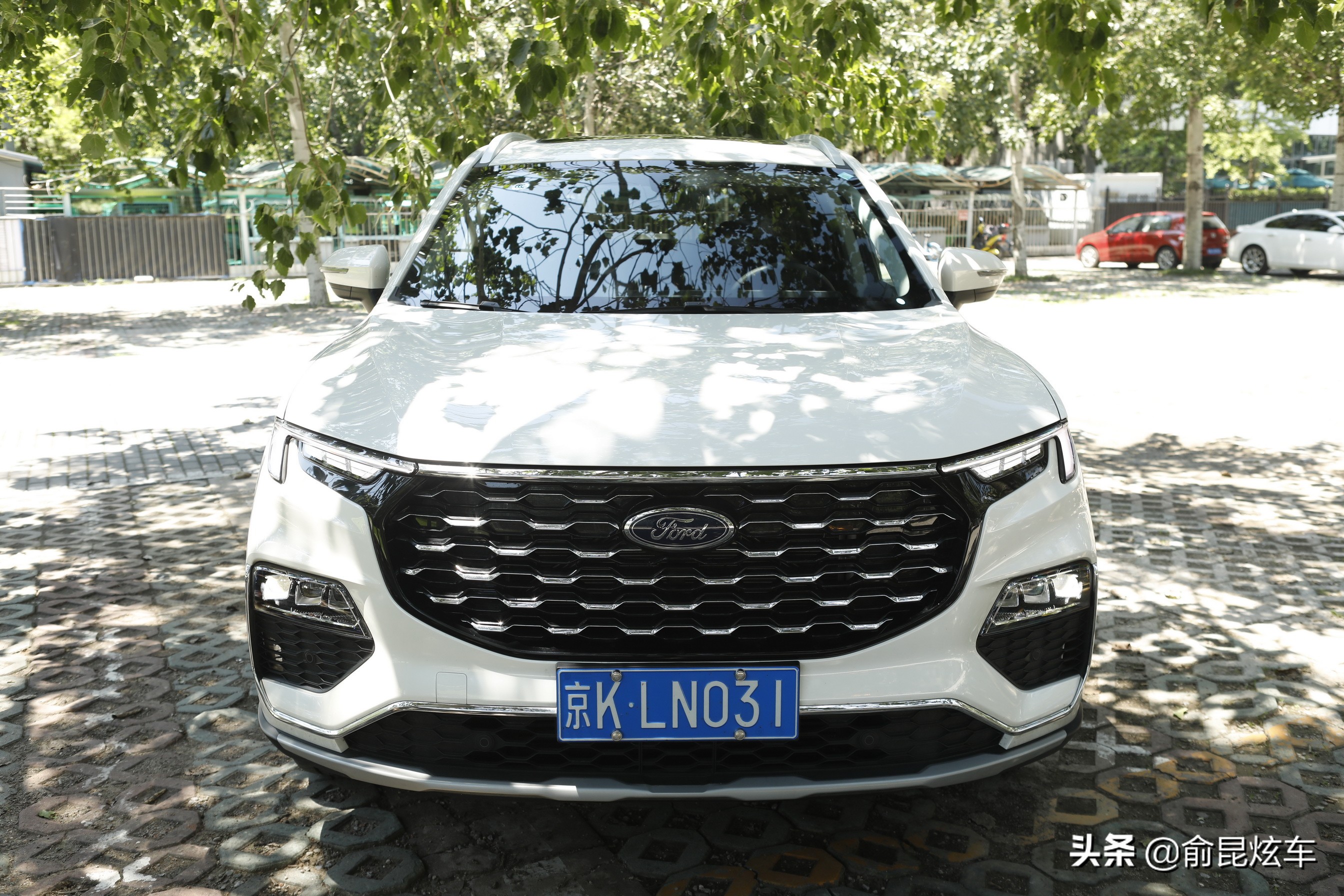 福特领裕6座尊领型评测,江铃福特领裕五座空间实测