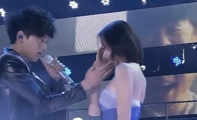 放着好好的富家千金、名媛不做，非往小三圈子里挤，太可惜