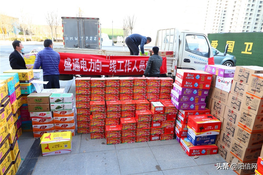 爱心捐助抗疫物资,爱心人士的捐助全民一心共抗疫情