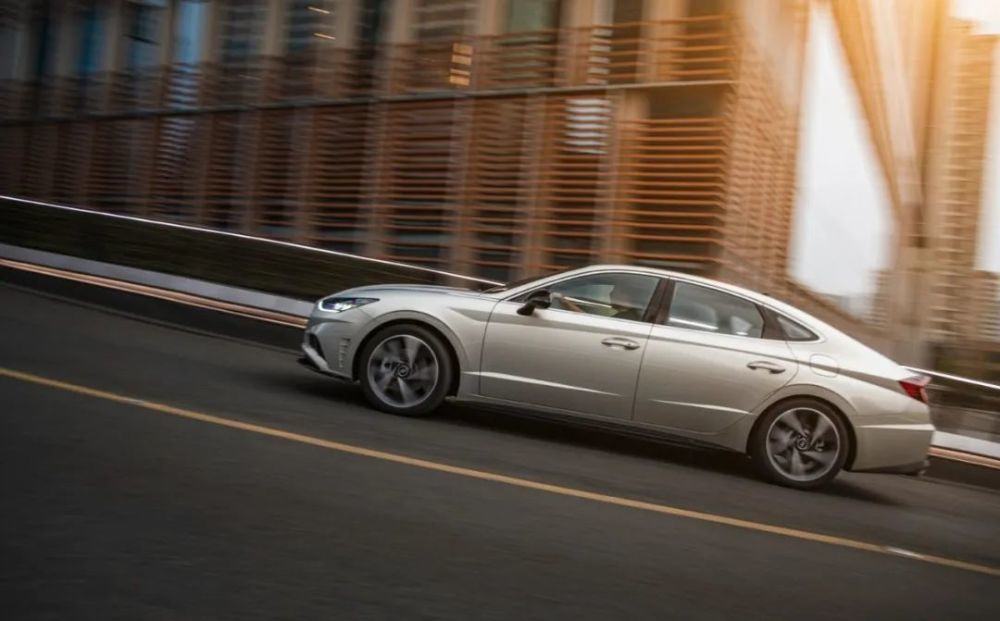 现代第十代索纳塔底盘,第十代现代索纳塔测评