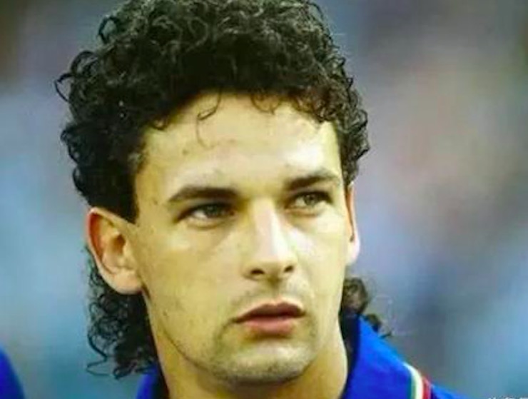 足球界最厉害的人物梅西第几,足坛十大帅梅西