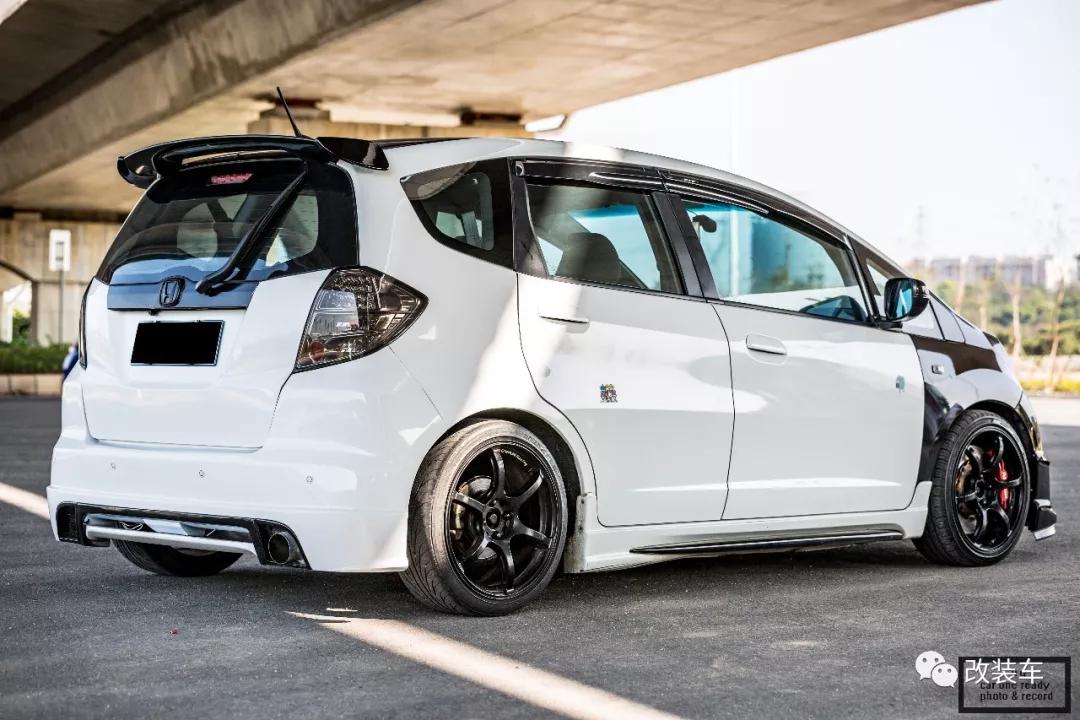 听说金杯海狮可以一次载8个妹妹，到底可靠吗？