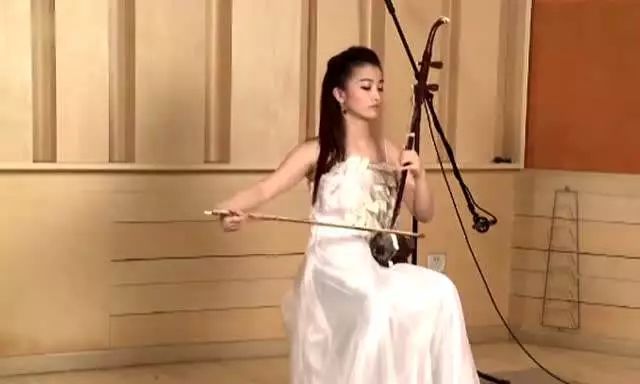 二胡长弓指法教学视频,二胡持弓技巧和方法
