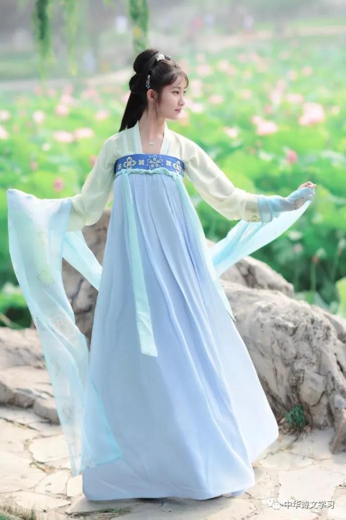 经典诗词分享春风十里,春风十里不如相遇有你相关的诗句