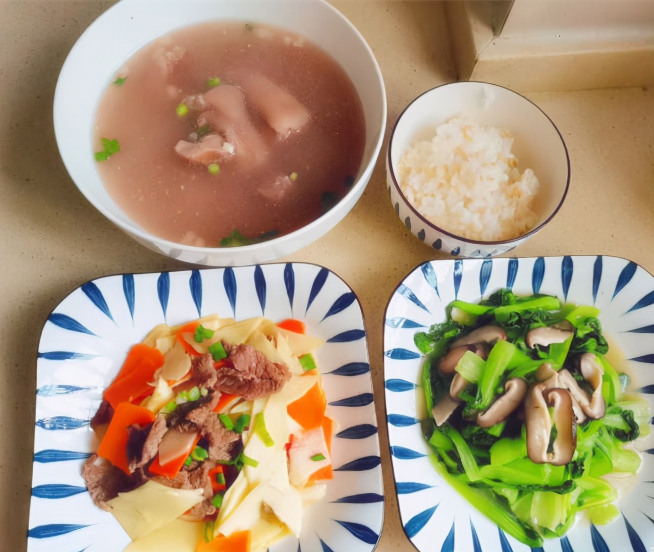 应对没食欲的产后妈妈，婆婆有妙招，7款清新月子餐上场，胃口好