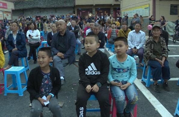 这板眼也太长了！南充嘉陵的西兴又创新了这个动作来做群众工作…