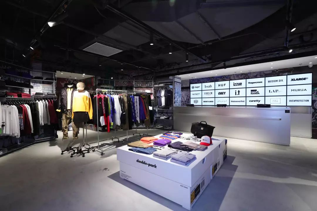 杨颖跟范丞丞同框的照片,杨颖和范丞丞摆pose