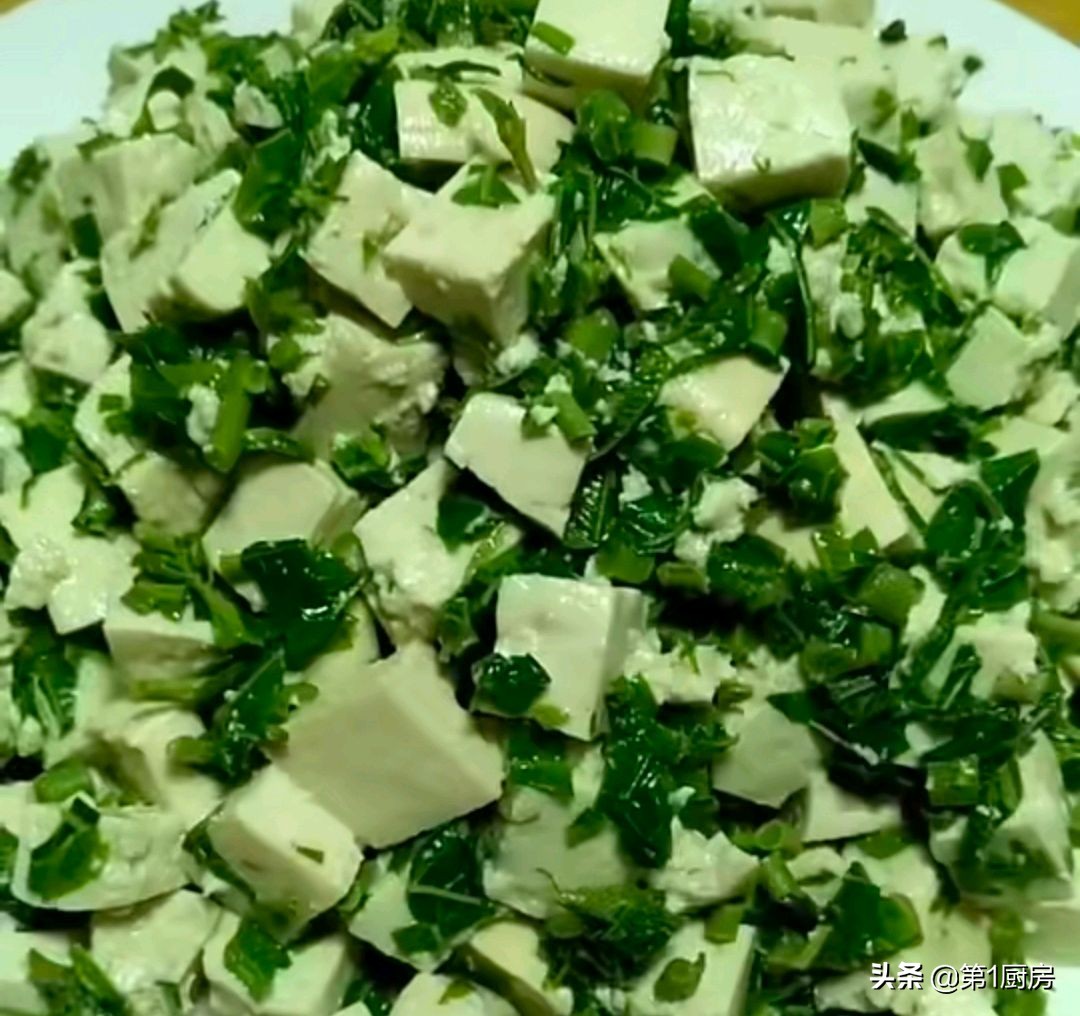 香椿来自春天的味道,香椿煎鸡蛋春天的美食