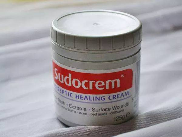 秋冬皮肤缺水记得做好深补水,皮肤干燥缺水补水最好的方法