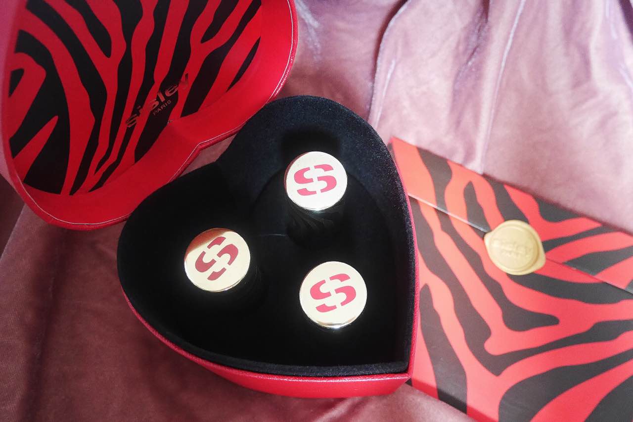 李佳琦sisley全能,李佳琦兰蔻小蛮腰试色