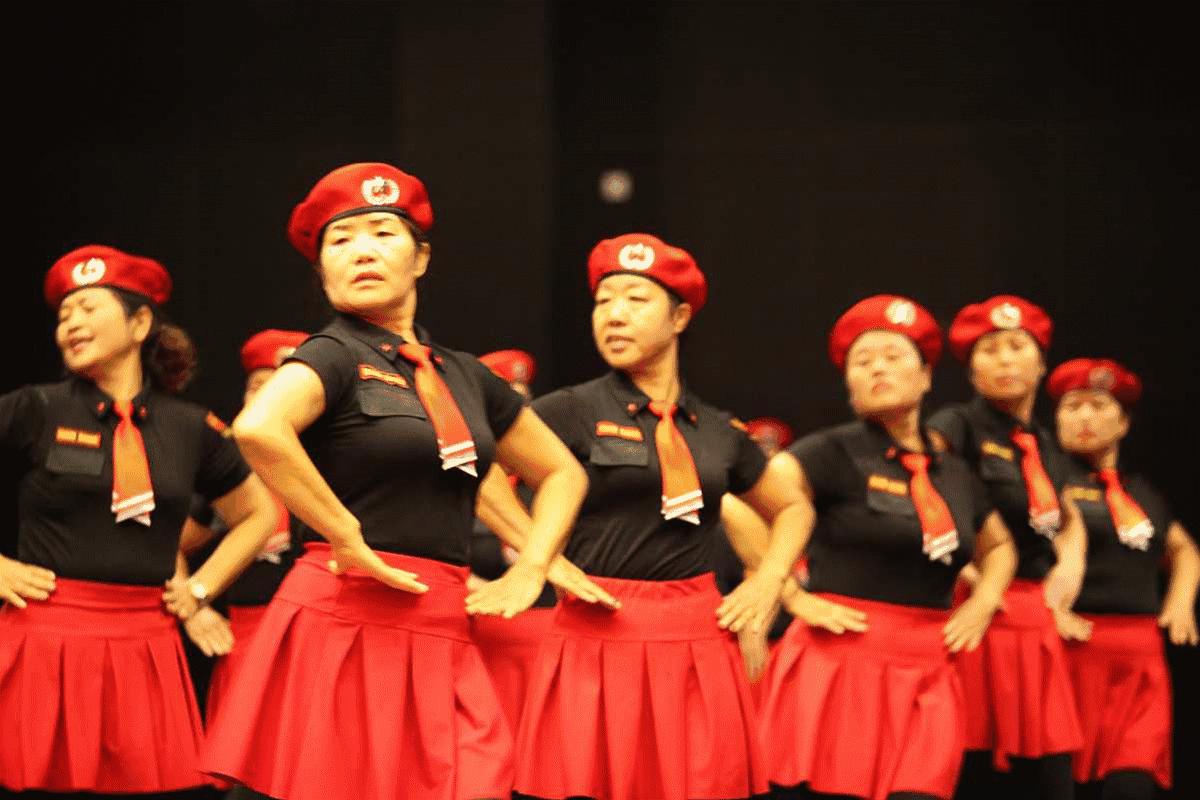 鍙岃剼娴告场鍦ㄦ俯娉夐噷,鍙岃剼娉＄儹姘磋兘鑸掔瓔娲荤粶