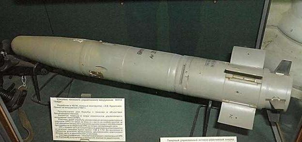 苏联反坦克导弹辉煌眼镜蛇9M112！4000米射程精度极佳，逐渐退役