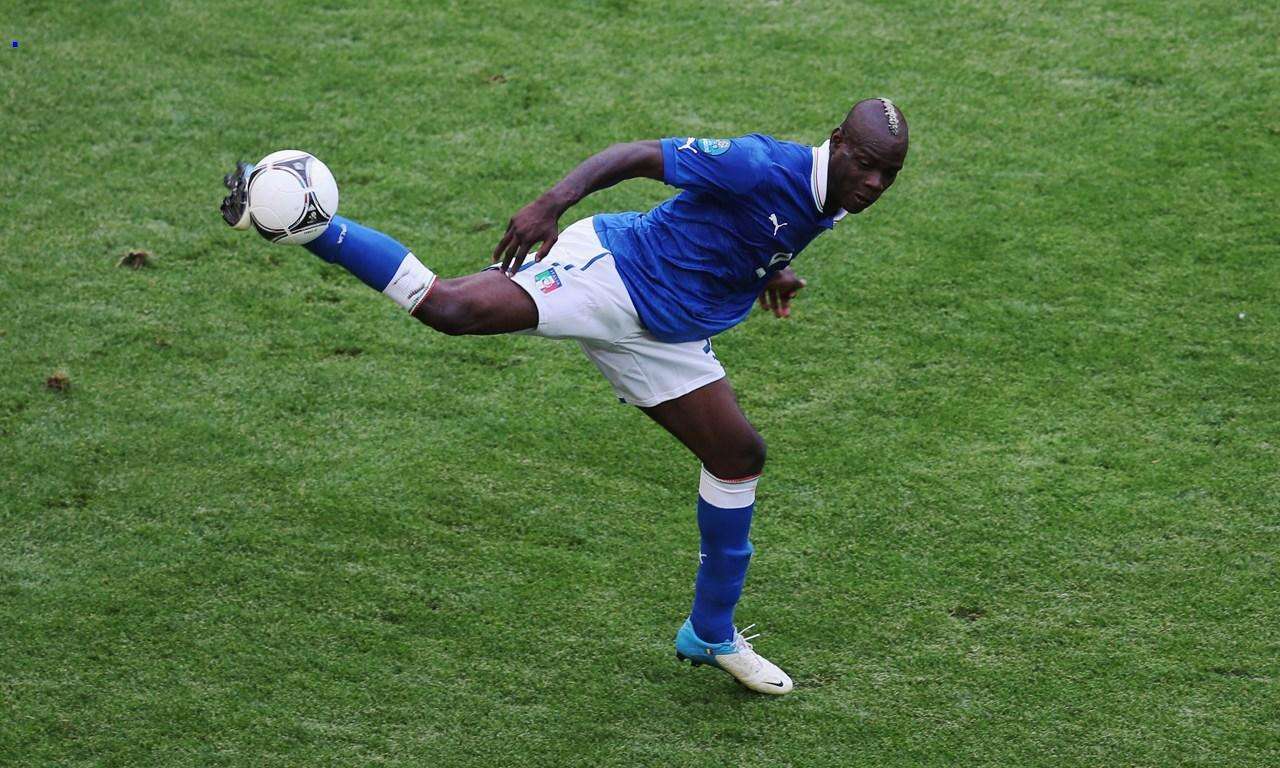 巴洛特利惊呆队友,巴洛特利打进新赛季