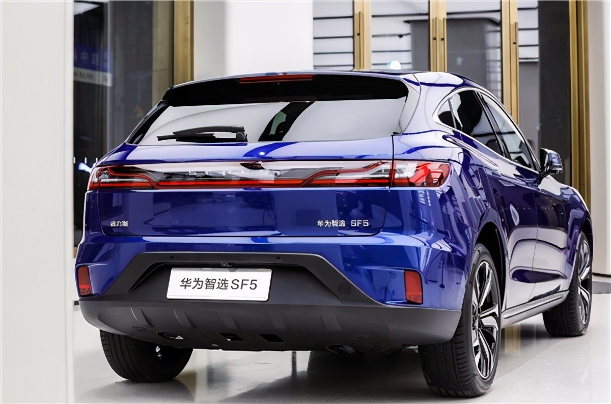 华为智选赛力斯sf5这车好不好,华为智选赛力斯sf5上海优惠10万
