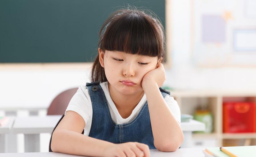 “妈妈，我喜欢同桌”，孩子到“异性好感期”，家长应该如何应对