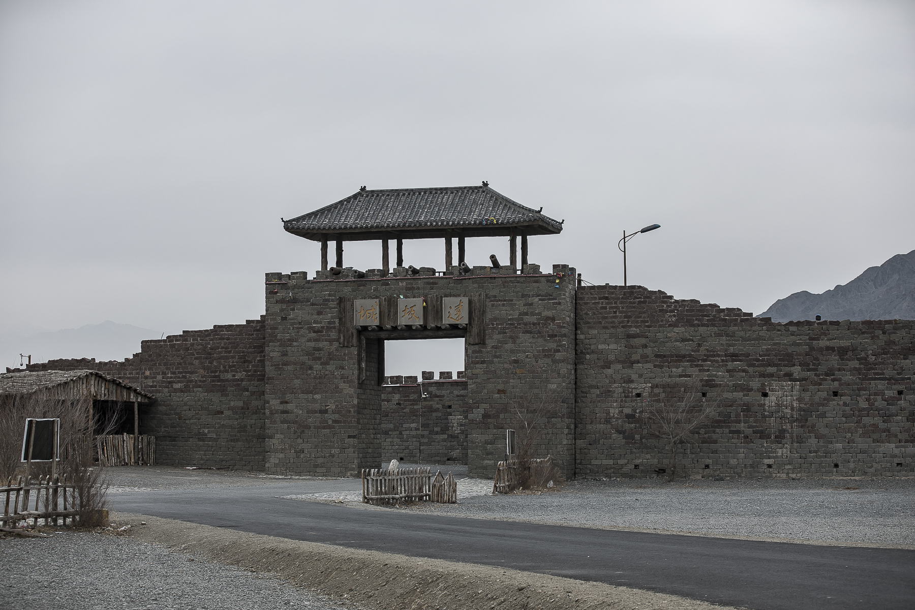 王洛宾写的达坂城姑娘美如画,王洛宾进新疆