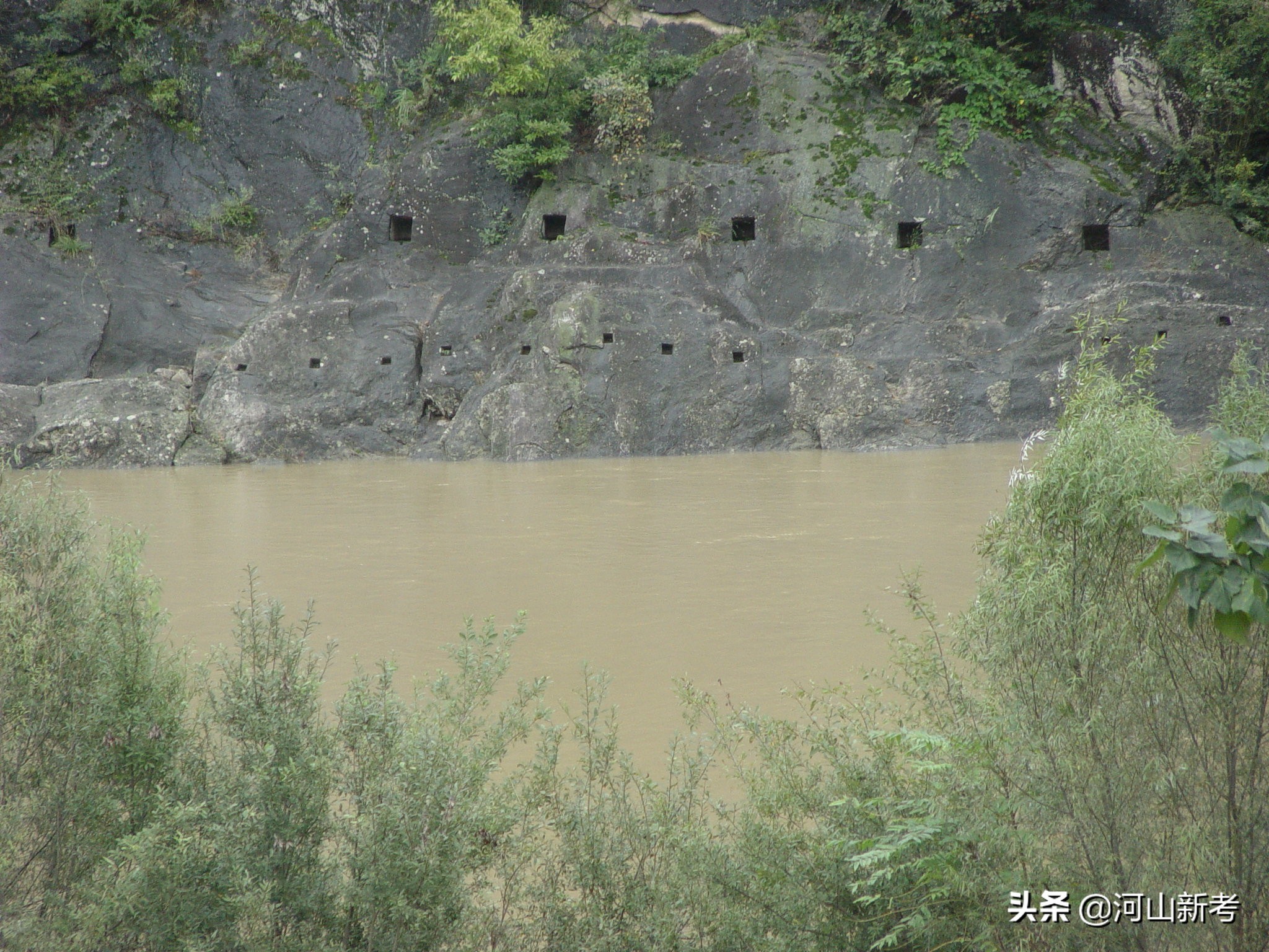 古栈道是如何修建的,古栈道是怎么建造的