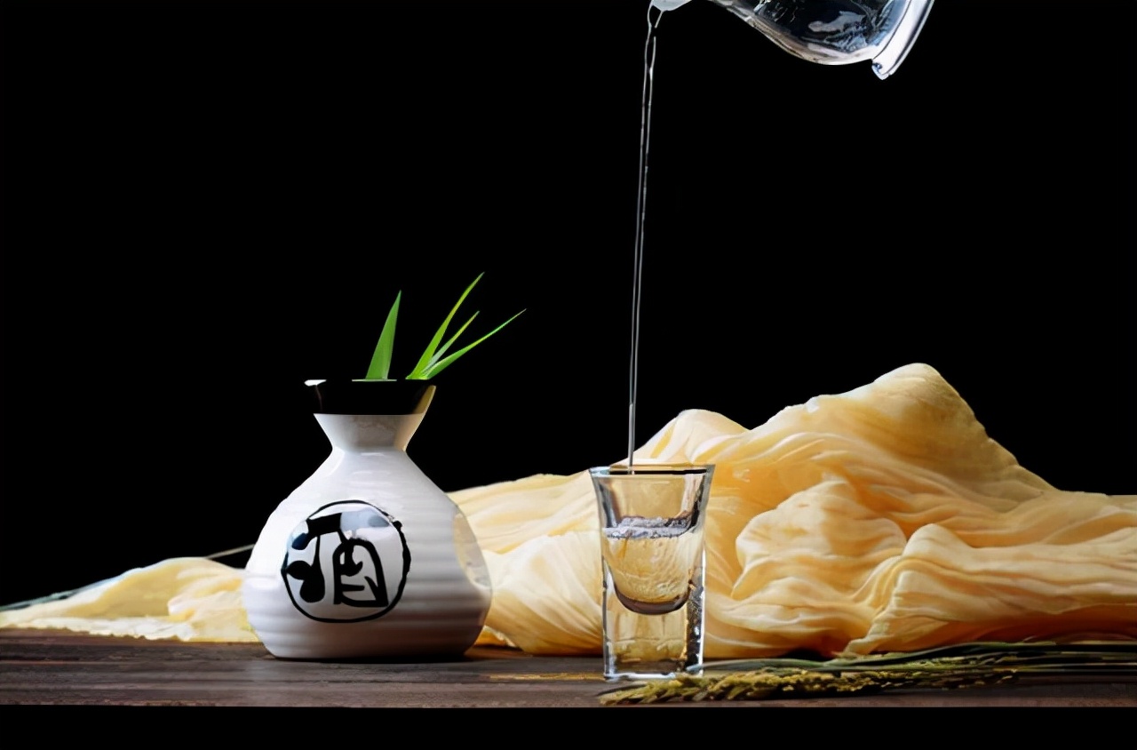 被90后“差评”的3款老酒，曾是老一辈的最爱，现在受人“冷落”