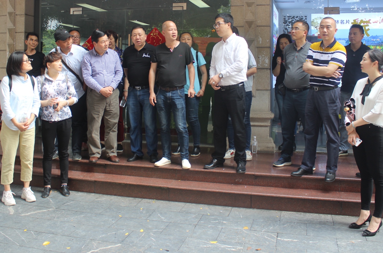 多功能擦地机清洗悬浮地板,地面高效清洗机器