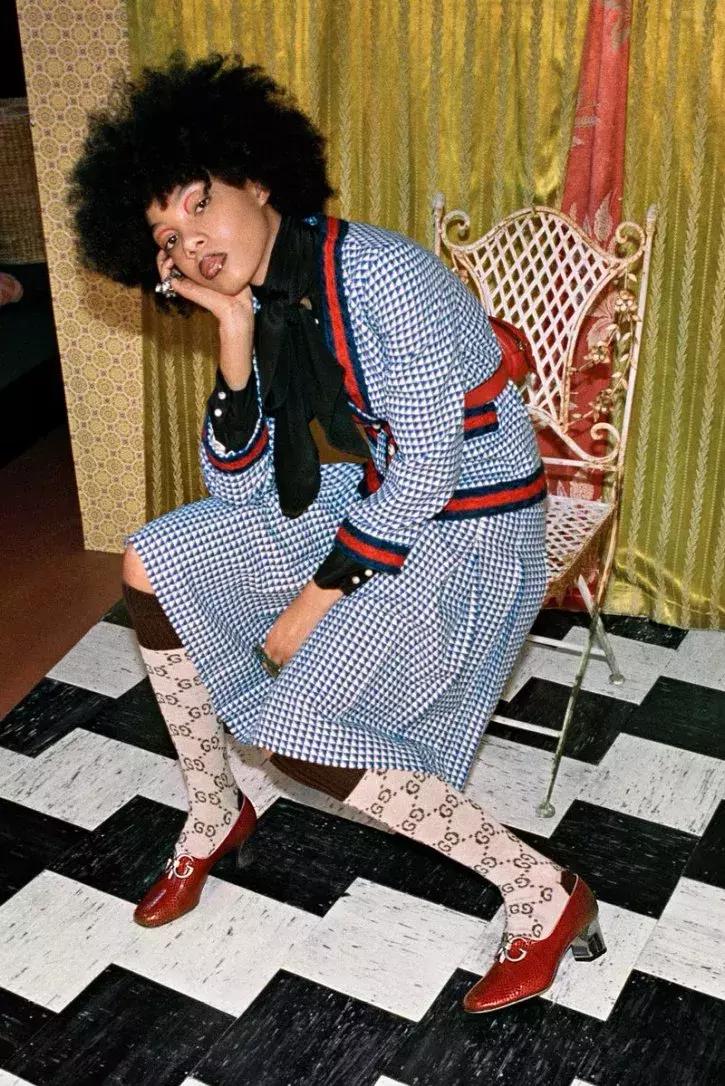 让杨幂热巴都爱不释手的白毛衣,迪丽热巴杨幂同款单品