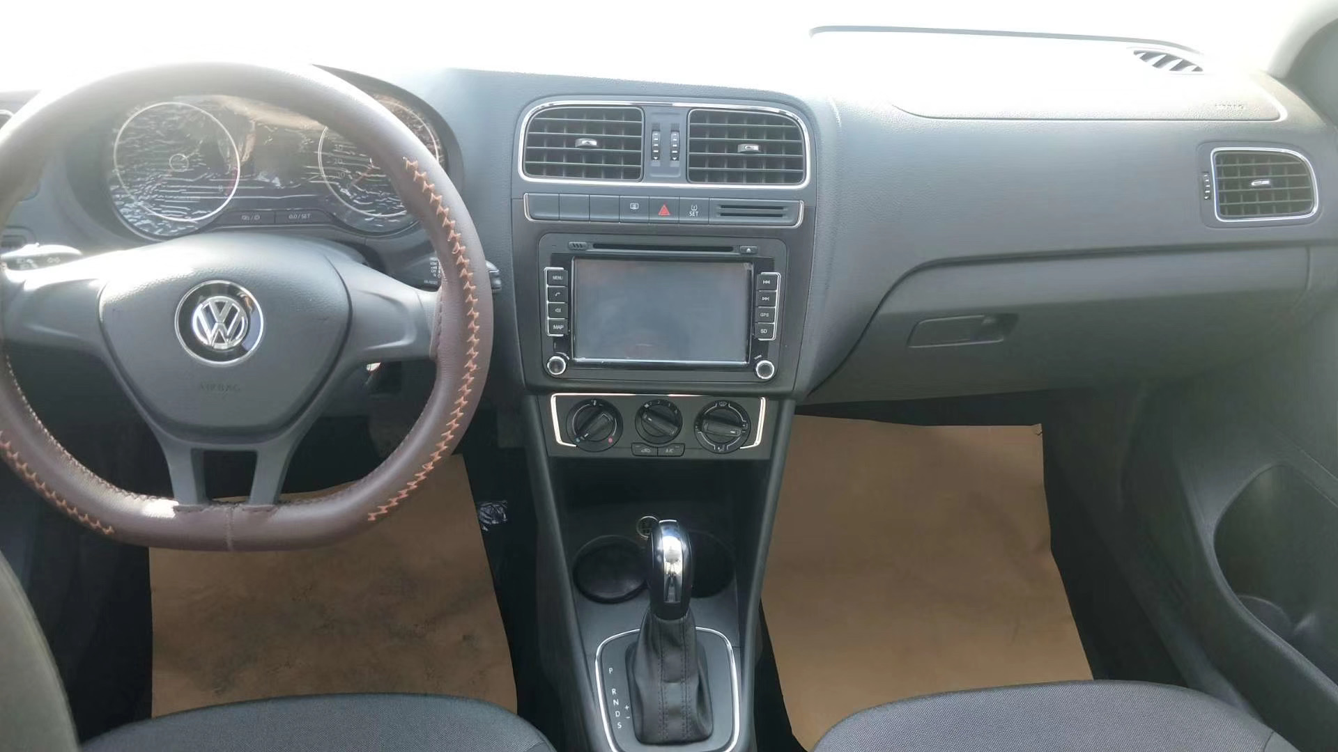 15年大众polo手动1.4二手车值得吗,15年大众polo1.6自动挡多少钱