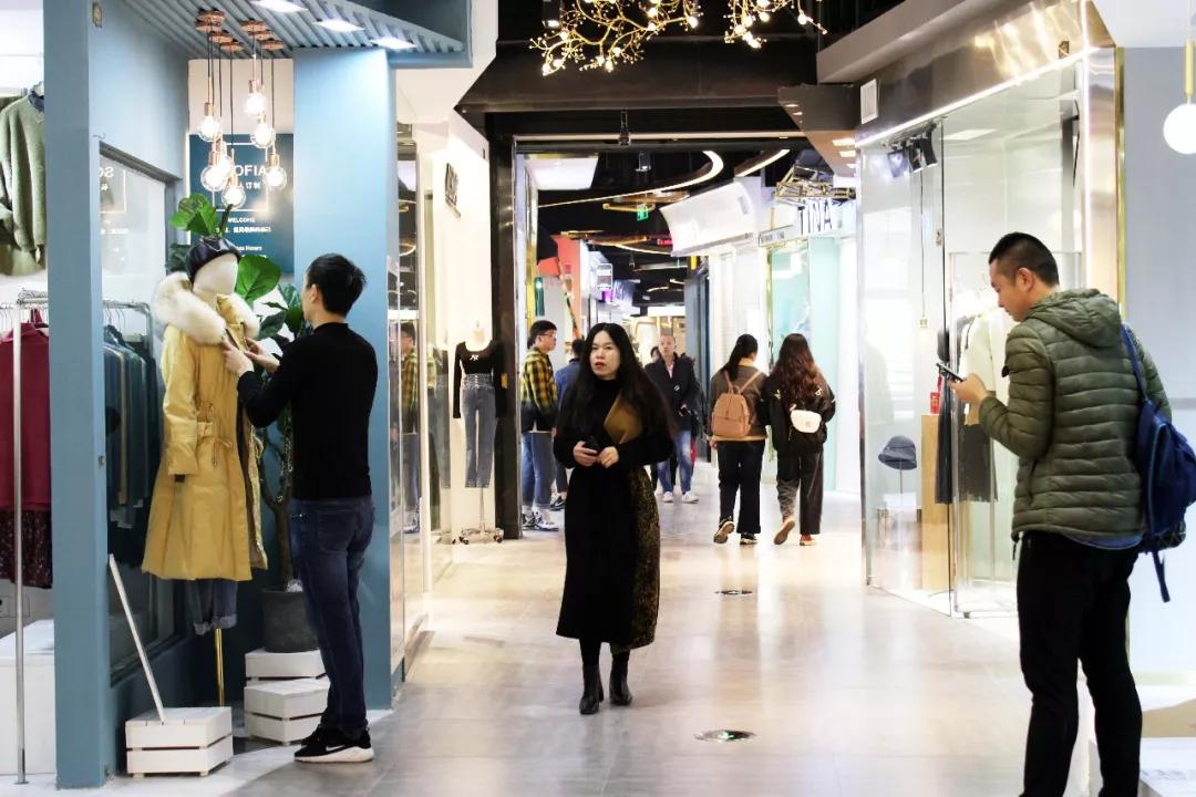 新街口莱迪广场,新街口莱迪广场店铺