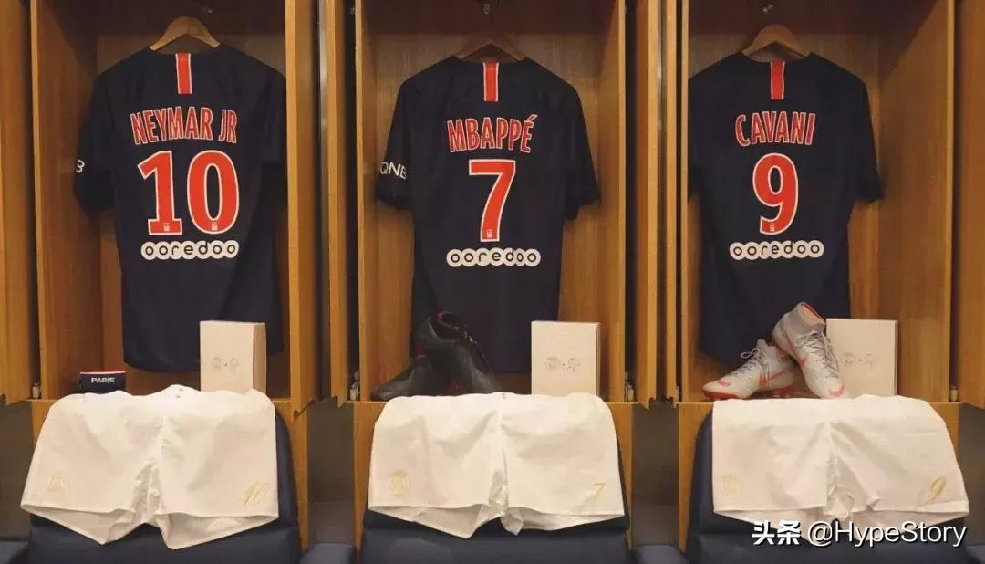 伦敦时装周惊艳全场，谁还敢说球衣不时髦？