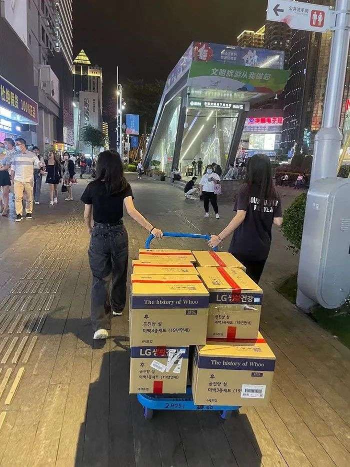 疯狂的华强北柜台,疯狂的国货彩妆