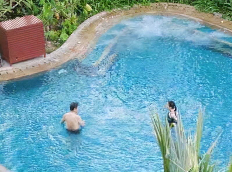 百岁杨振宁身体良好，热爱体育锻炼喜欢水上运动