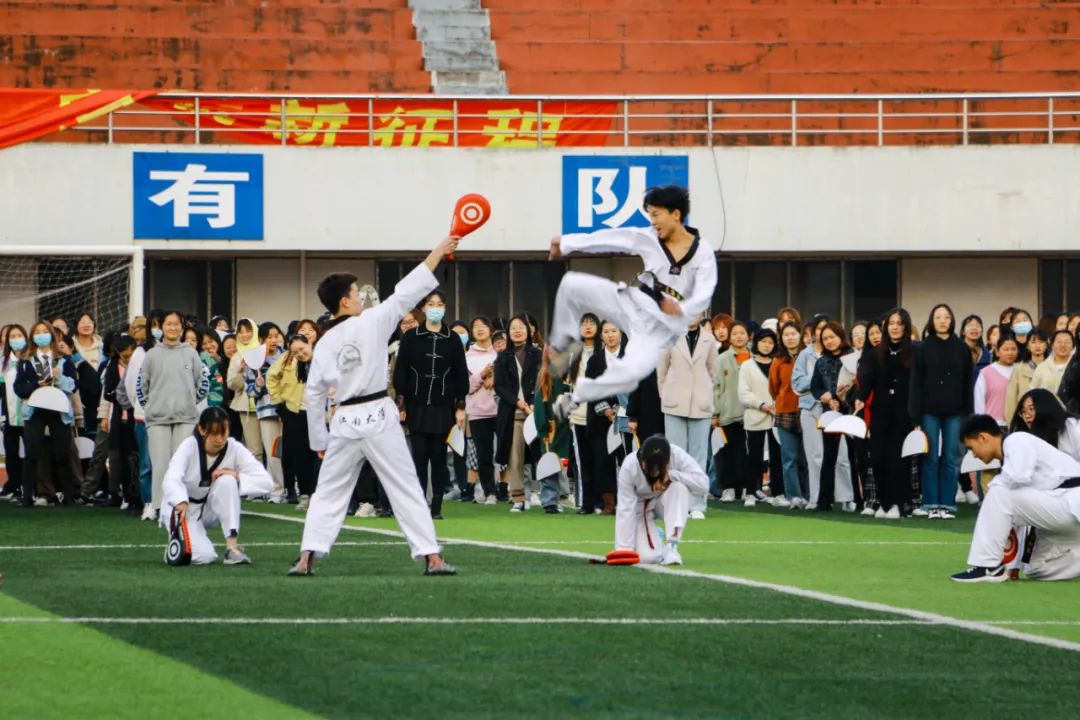江南大学运动会开幕式走秀,江南大学22届运动会开幕式