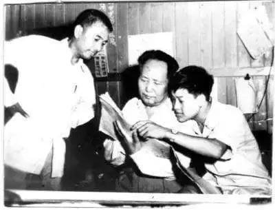 毛主席：多做一点实际工作，不要瞎指挥