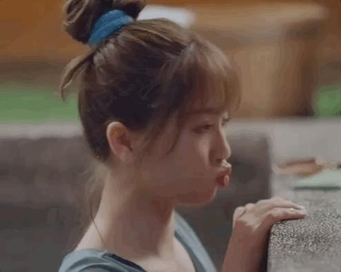 圆脸减龄发型可扎可披图片,短圆脸适合的扎发