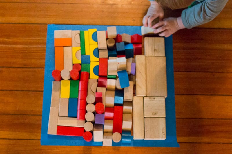 怎么启发孩子玩积木的勇气和兴趣,拼积木可以锻炼孩子的左右脑
