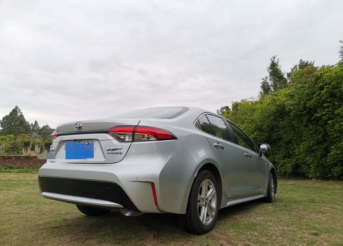 年轻人第一辆车好看,年轻人第一辆车大气