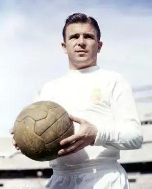 世界足坛目前十大巨星第一名,世界足坛历史十大巨星