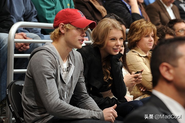 霉霉taylor现任男友的歌,霉霉taylorswift的lovestory