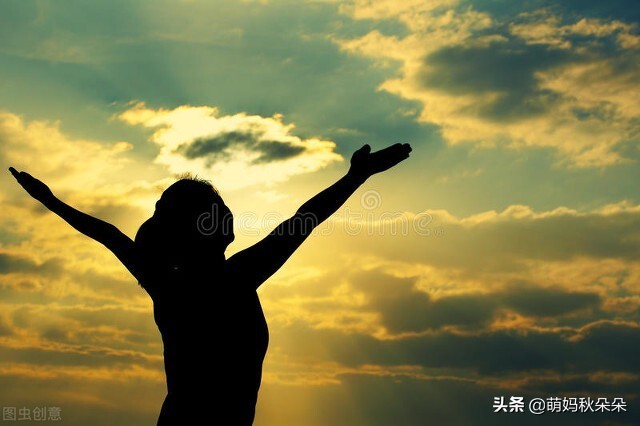 仰望天空感受大自然的美,仰望天空是一种享受