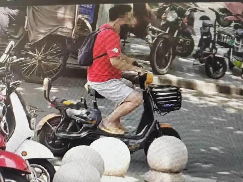 抓到了!扬州一男子对四名女性“裸露*体下**”!