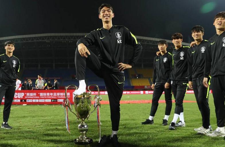 熊猫杯组委会收回韩国队奖杯,成都足协开除事件