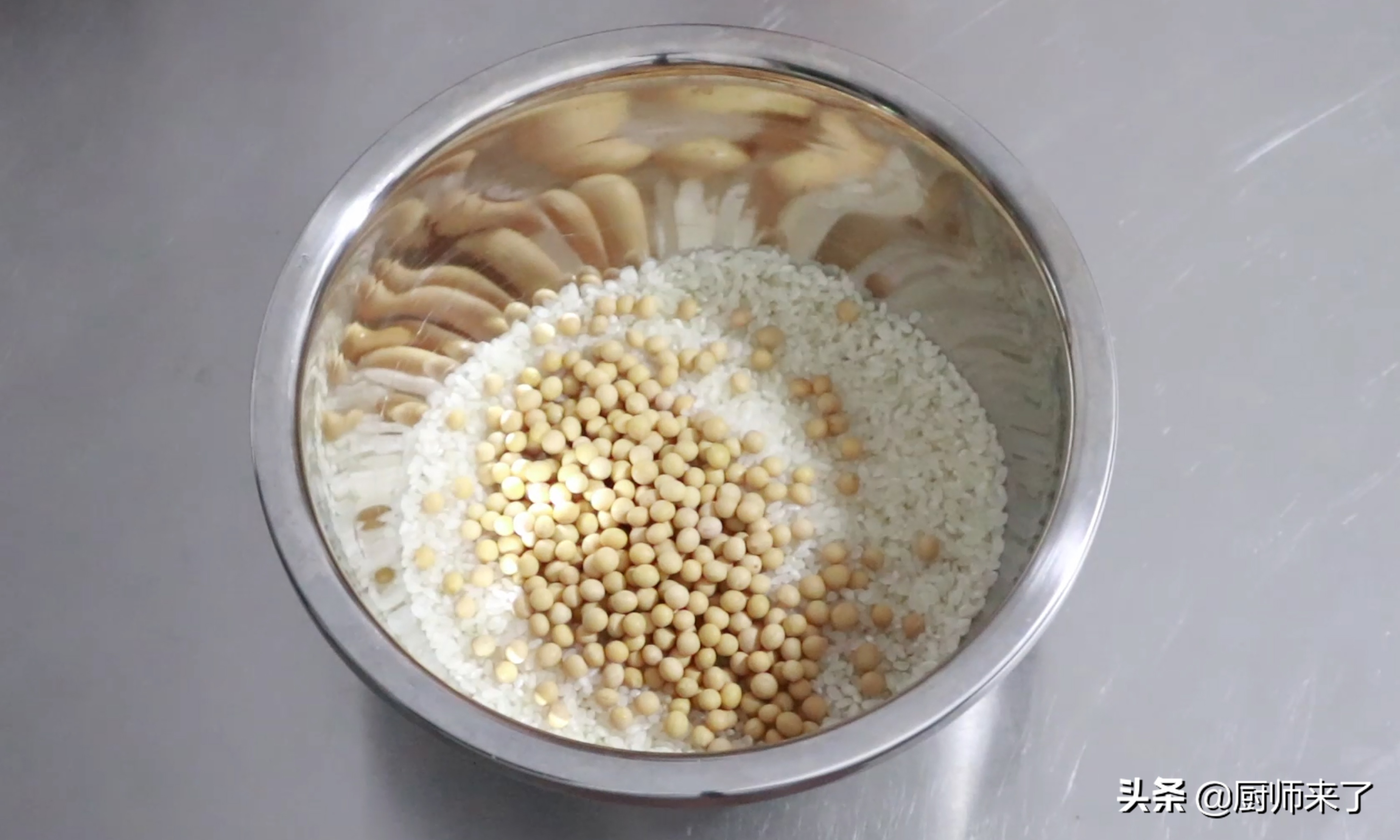 油炸灰面粑粑做法全过程,不用发酵的炸面疙瘩