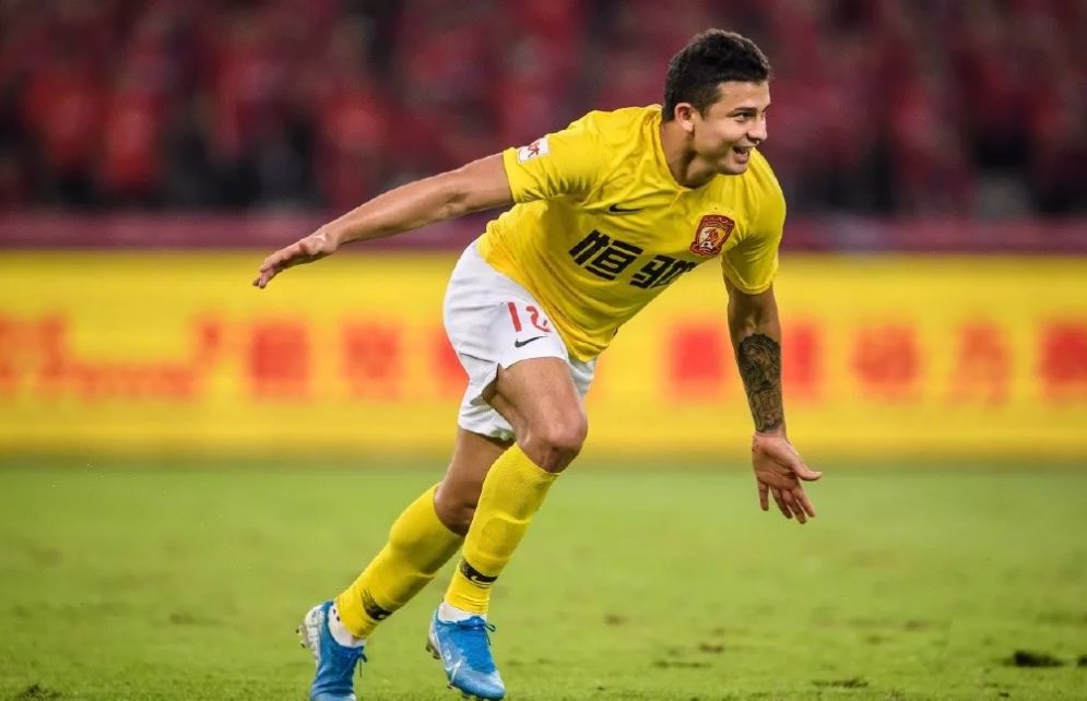 冠军载誉归来回母校,最新分析恒大八连冠或已稳