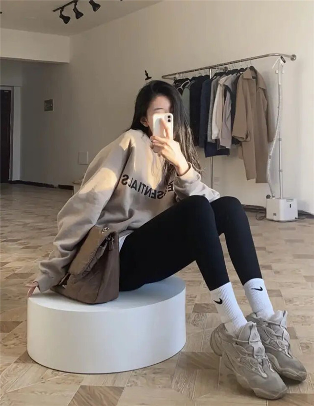 适合北方冬天穿的鲨鱼裤袜子,现在流行鲨鱼裤还是打底裤袜