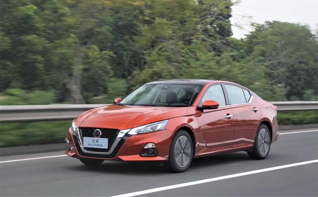 天籁2.0自吸最高时速视频,新天籁2.0自吸cvt是钢带还是链条