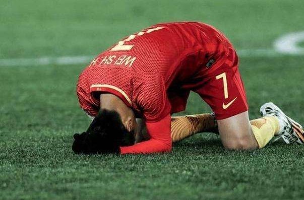 万众期待中日女将对决,中国男足女足对比最新消息