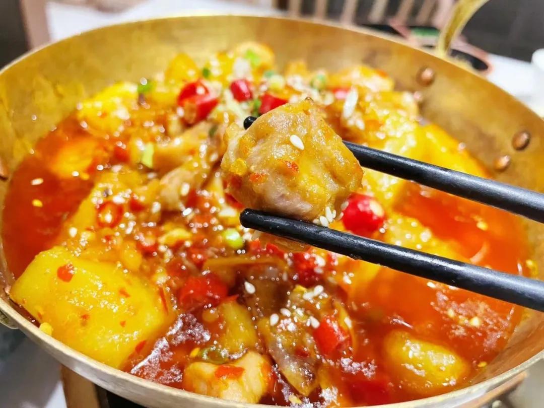 洱遇云南蒸汽石锅王府井店加盟,滇山荷云南蒸汽石锅